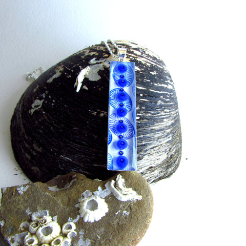 Curiosity pendant